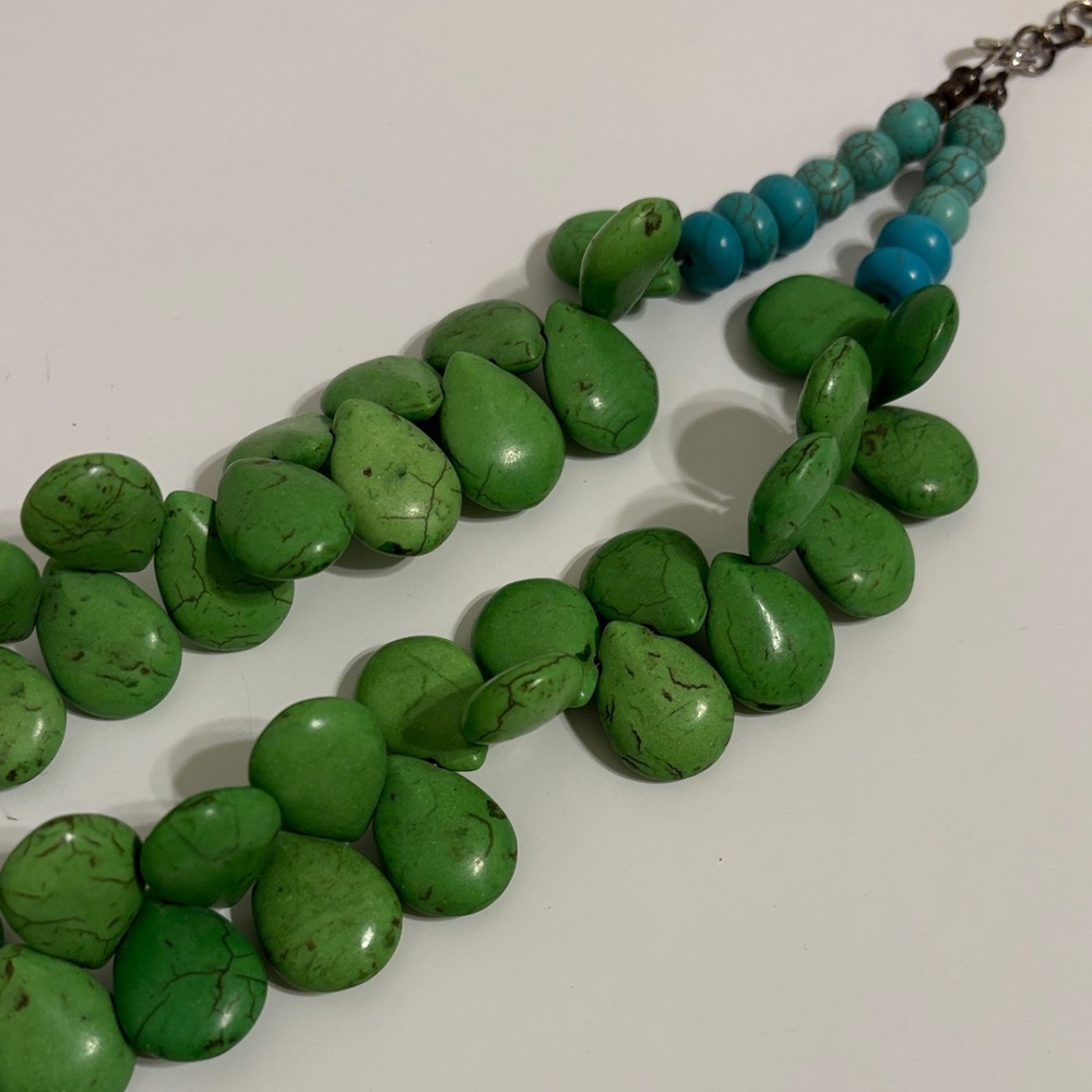 Gorgeous Chunky Turquoise and Green Beaded Necklace - Picture 3 of 4